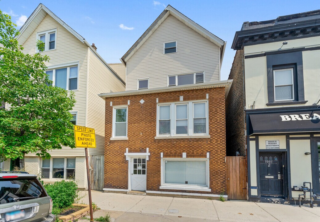 3003 N Ashland Ave in Chicago, IL - Building Photo