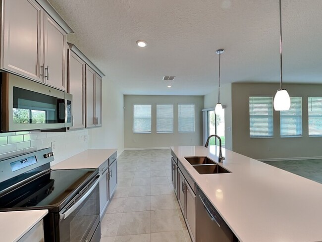 1092 Downswing Pl in Four Corners, FL - Building Photo - Building Photo