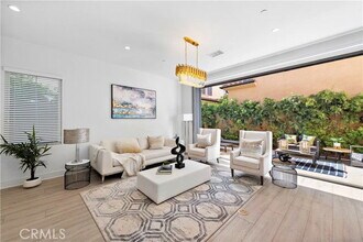 141 Linda Vis in Irvine, CA - Building Photo - Building Photo