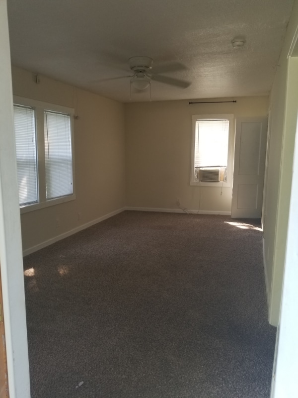 327 S Rutan St in Wichita, KS - Building Photo - Building Photo