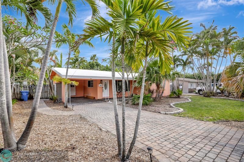 1559 NE 38th St in Oakland Park, FL - Building Photo