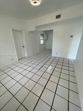 2431 Plunkett St in Hollywood, FL - Building Photo - Building Photo