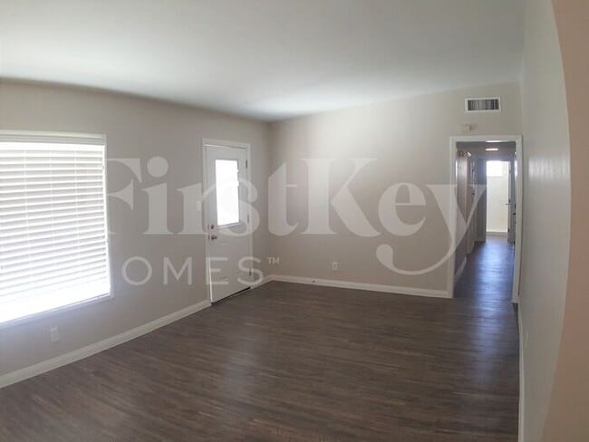 2317 Hassett Ave in Las Vegas, NV - Building Photo - Building Photo