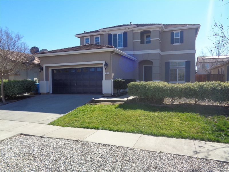 1326 Paddington Way in Plumas Lake, CA - Building Photo