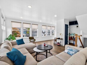 62 Governor Winthrop Rd, Unit 2 in Somerville, MA - Foto de edificio - Building Photo