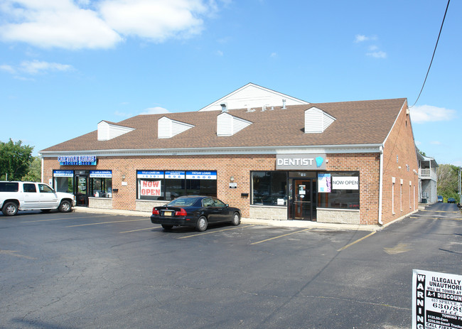 1187 N Farnsworth Ave in Aurora, IL - Building Photo - Building Photo