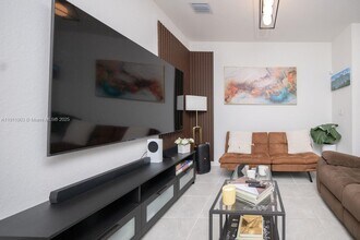 12234 NW 24th Pl in Miami Shores, FL - Building Photo - Building Photo