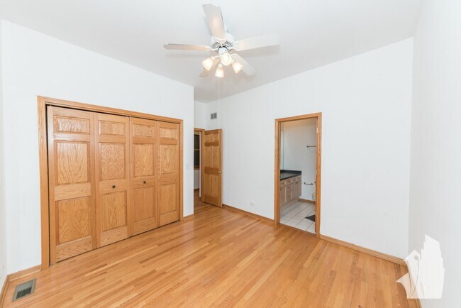 property at 2653 N Wayne Ave