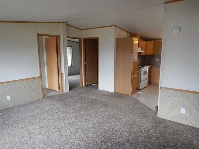 7512 SE Walther Loop in Prineville, OR - Building Photo - Building Photo