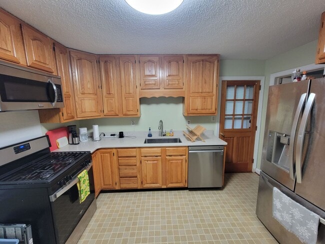 1304 Gracewood Dr in Greensboro, NC - Building Photo - Building Photo