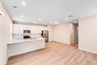 645 Brookwood St in Mooresville, NC - Building Photo - Building Photo