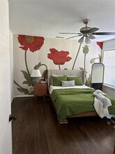9515 Ash Creek Dr in Dallas, TX - Foto de edificio - Building Photo