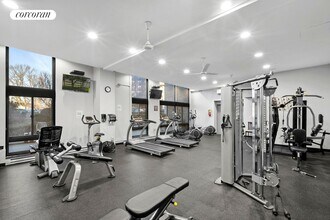 1 Glenwood Ave in Yonkers, NY - Foto de edificio - Building Photo