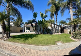 3750 Oleander Dr in San Diego, CA - Building Photo - Building Photo