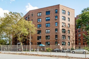 14130 84th Rd in Jamaica, NY - Building Photo