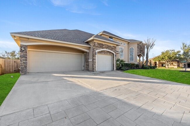 21603 Christopher Lake Ct in Cypress, TX - Building Photo - Building Photo