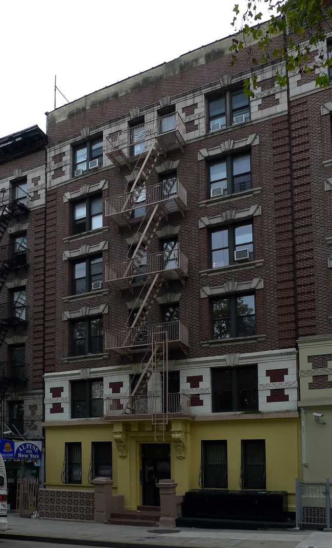 254 Manhattan Ave in New York, NY - Building Photo - Building Photo