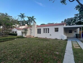 668 NE 72nd Terrace in Miami, FL - Building Photo - Building Photo