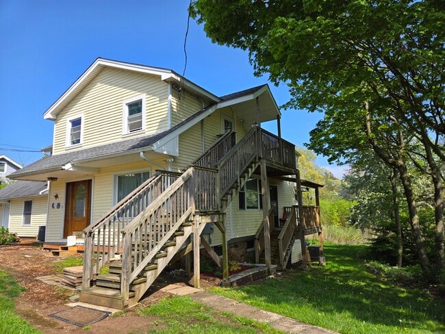 190 Short Beach Rd in Branford, CT - Building Photo - Building Photo