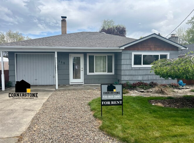 310 Bush St in Central Point, OR - Building Photo