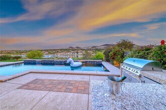 72 Bella Lago Ave in Henderson, NV - Building Photo - Building Photo