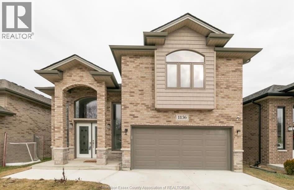 1136 Eastlawn in Windsor, ON - Building Photo