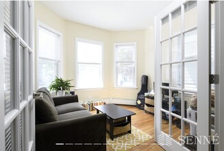 399 Washington St, Unit 2 in Somerville, MA - Foto de edificio - Building Photo