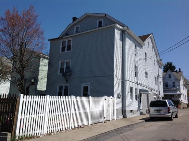 582 Arthur St in Hazleton, PA - Building Photo - Building Photo