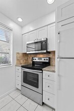 2130 NE 42nd Ct in Lighthouse Point, FL - Building Photo - Building Photo