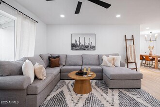 8335 E Hubbell St in Scottsdale, AZ - Building Photo - Building Photo