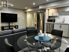 11 Overholt Dr in Thorold, ON - Building Photo - Building Photo