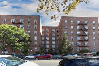 2525 Nostrand Ave in Brooklyn, NY - Foto de edificio - Building Photo