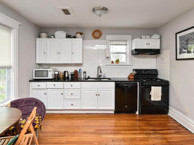 property at 1226 Adams St NE