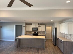 1209 Shr Acrs Lp in Columbia, MO - Building Photo - Building Photo