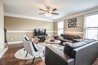 512 Sourwood Dr in Clarksville, TN - Building Photo - Building Photo