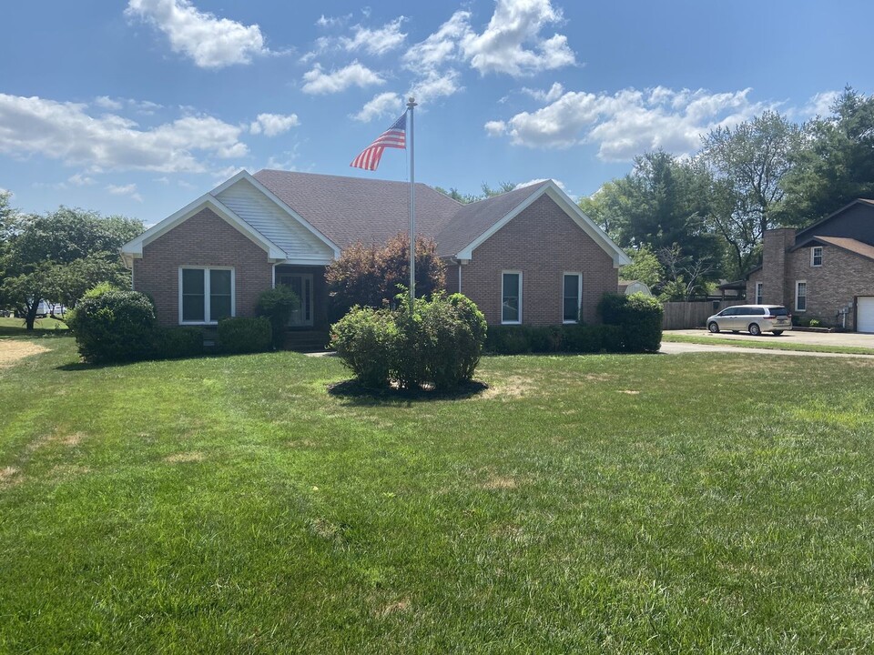 4237 Trenton Rd in Clarksville, TN - Building Photo