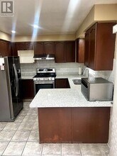 29 Hollowgrove Blvd in Brampton, ON - Building Photo - Building Photo