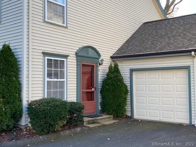 37 Kendall Green Dr in Milford, CT - Building Photo - Building Photo