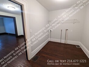 527 Brady Ave in Akron, OH - Building Photo - Building Photo