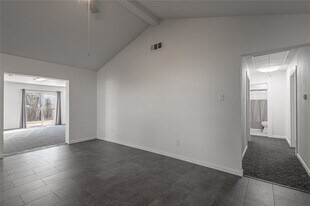 1805 Ave Q in Huntsville, TX - Building Photo