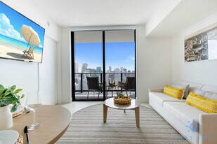 601 NE 1st Ave in Miami, FL - Building Photo