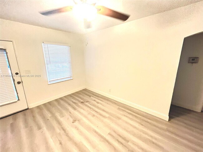 500 SW 11th St in Fort Lauderdale, FL - Building Photo - Building Photo