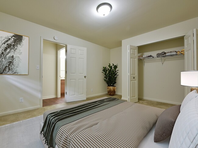Grand Bend Club Apartments in Grand Blanc, MI - Foto de edificio - Building Photo