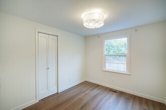 3637 48th Ave SW in Seattle, WA - Building Photo - Building Photo