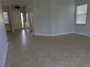 2554 Sawgrass Lake Ct in Cape Coral, FL - Building Photo - Building Photo