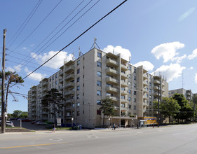 Wilshire West in Hamilton, ON - Building Photo - Building Photo