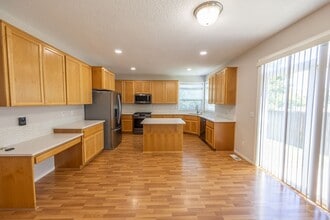 722 N 16th Ct in Ridgefield, WA - Building Photo - Building Photo