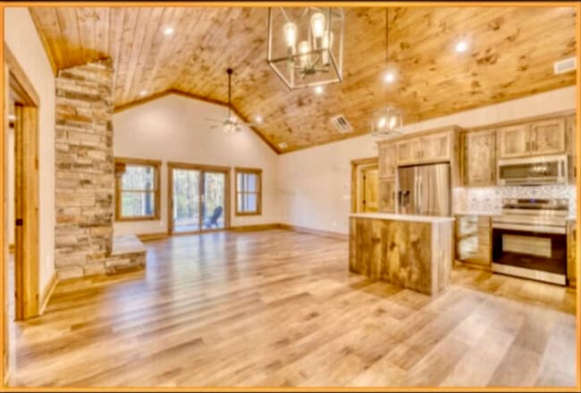 224 E Ridge Ln in Ellijay, GA - Foto de edificio - Building Photo