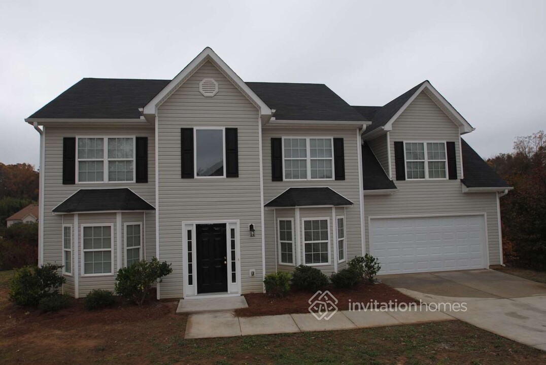 4267 Northwind Dr in Ellenwood, GA - Foto de edificio