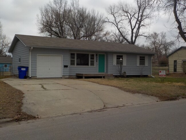 909 Highland Dr